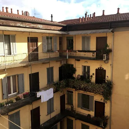 公寓 Cosy Upper Flat 3 Stops To Duomo 米兰