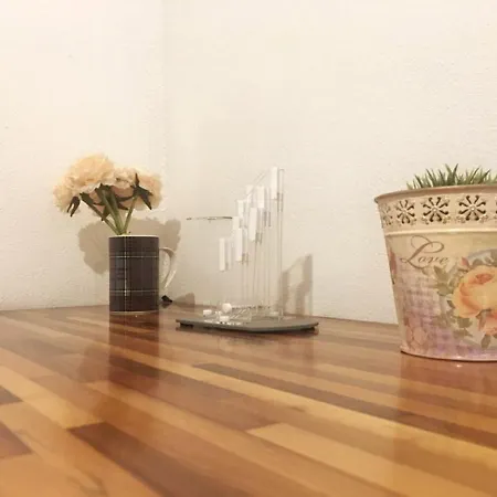 Cosy Upper Flat 3 Stops To Duomo 公寓