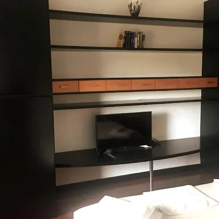 公寓 Cosy Upper Flat 3 Stops To Duomo
