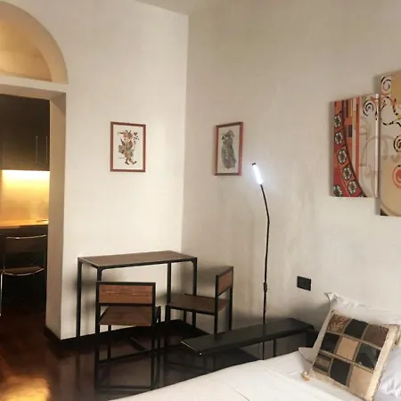 公寓 Cosy Upper Flat 3 Stops To Duomo