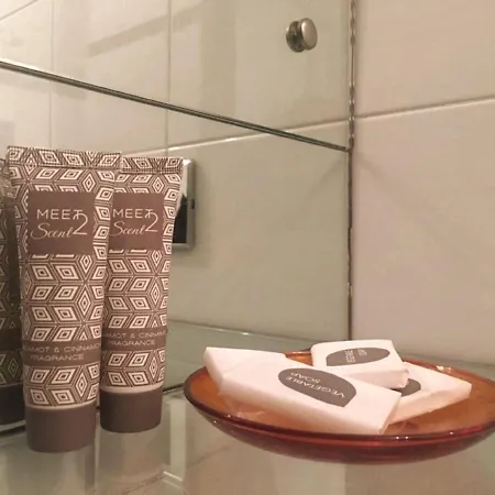 公寓 Cosy Upper Flat 3 Stops To Duomo